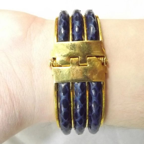 Vintage Faux Reptile Skin, Wide Cuff, Hinged Brass Bracelet - Picture 10 of 10